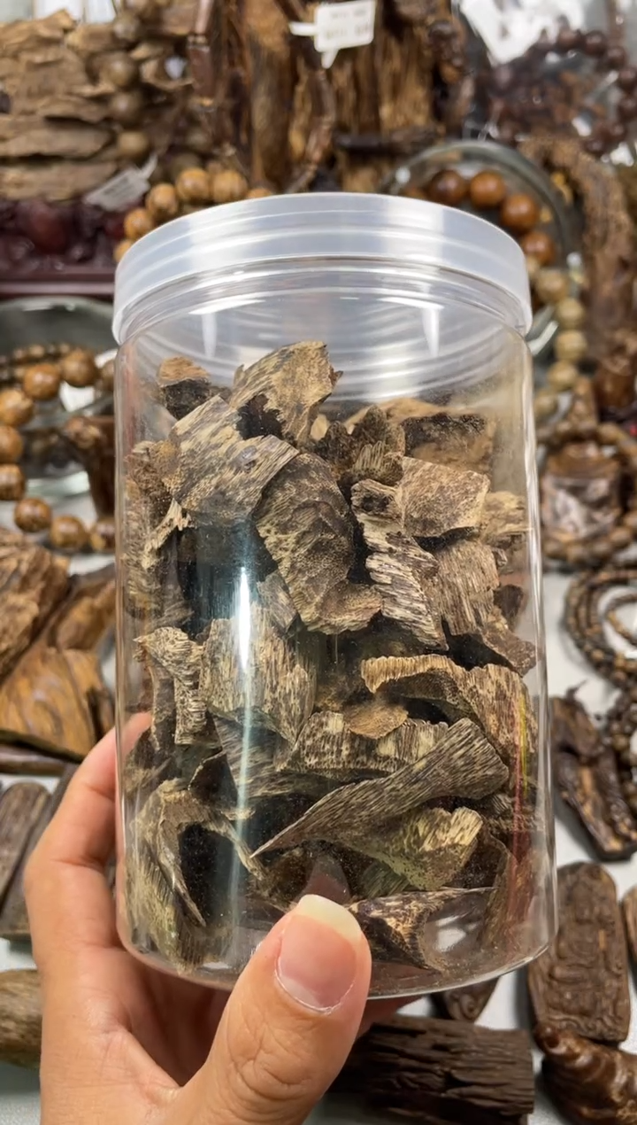 沉香沉香碎屑天*蓝 沉香  海南