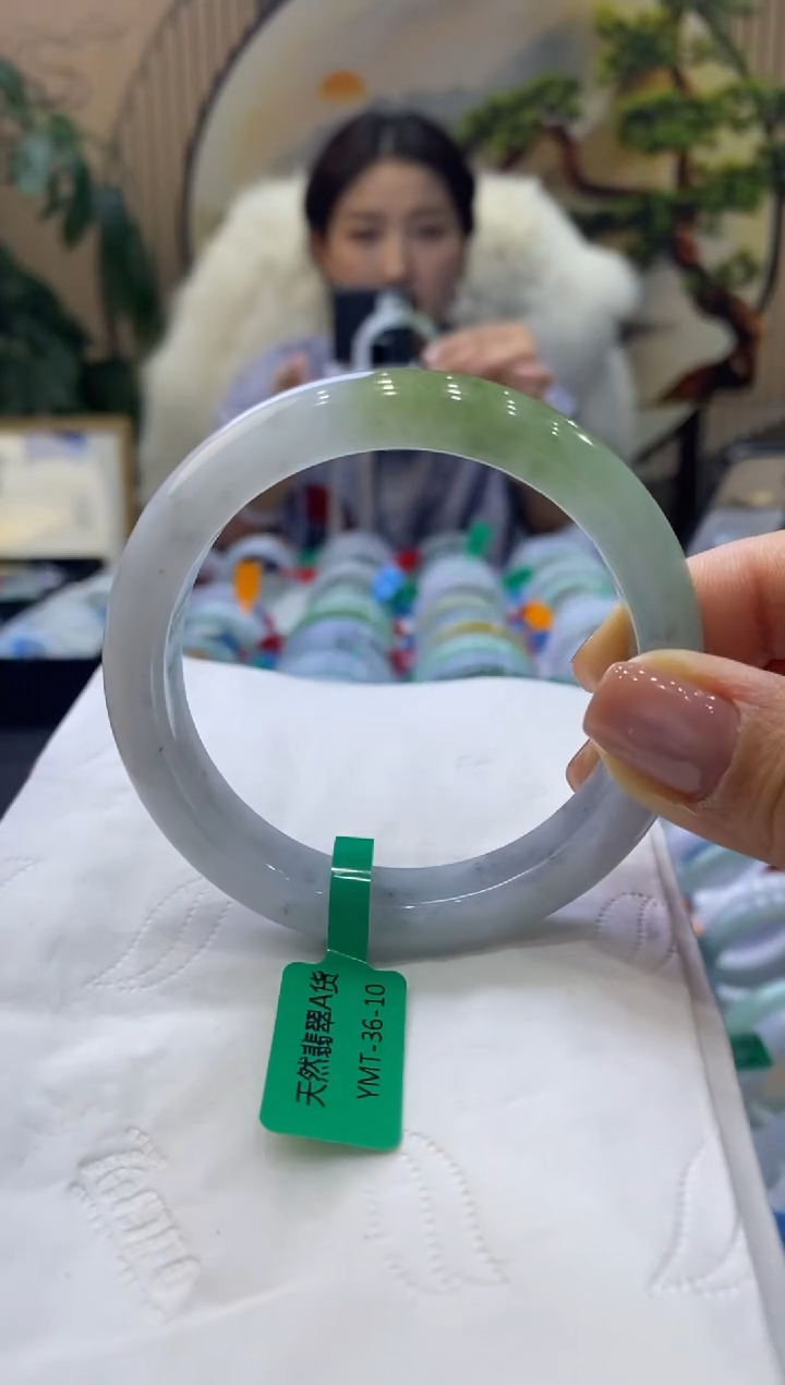 【闪购商品】翡翠手镯未镶嵌99901839