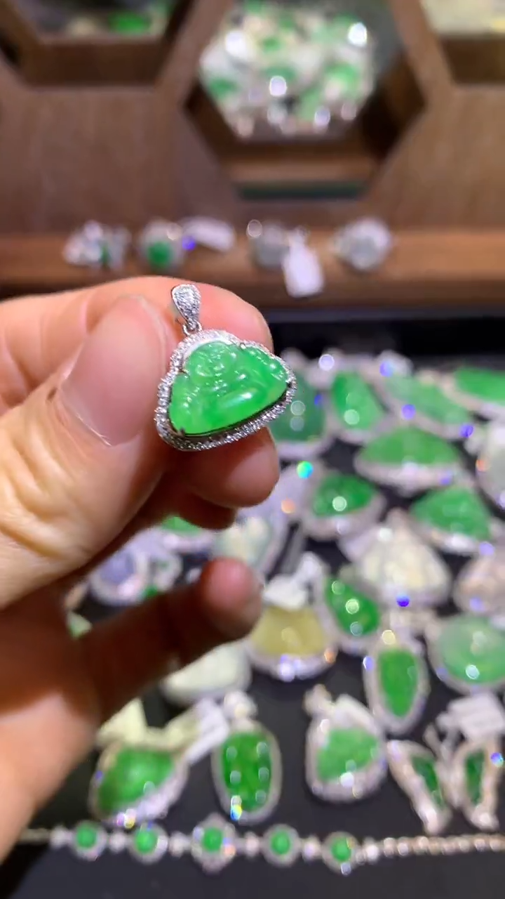 【闪购商品】翡翠吊坠(不含链)18K金镶嵌吊坠