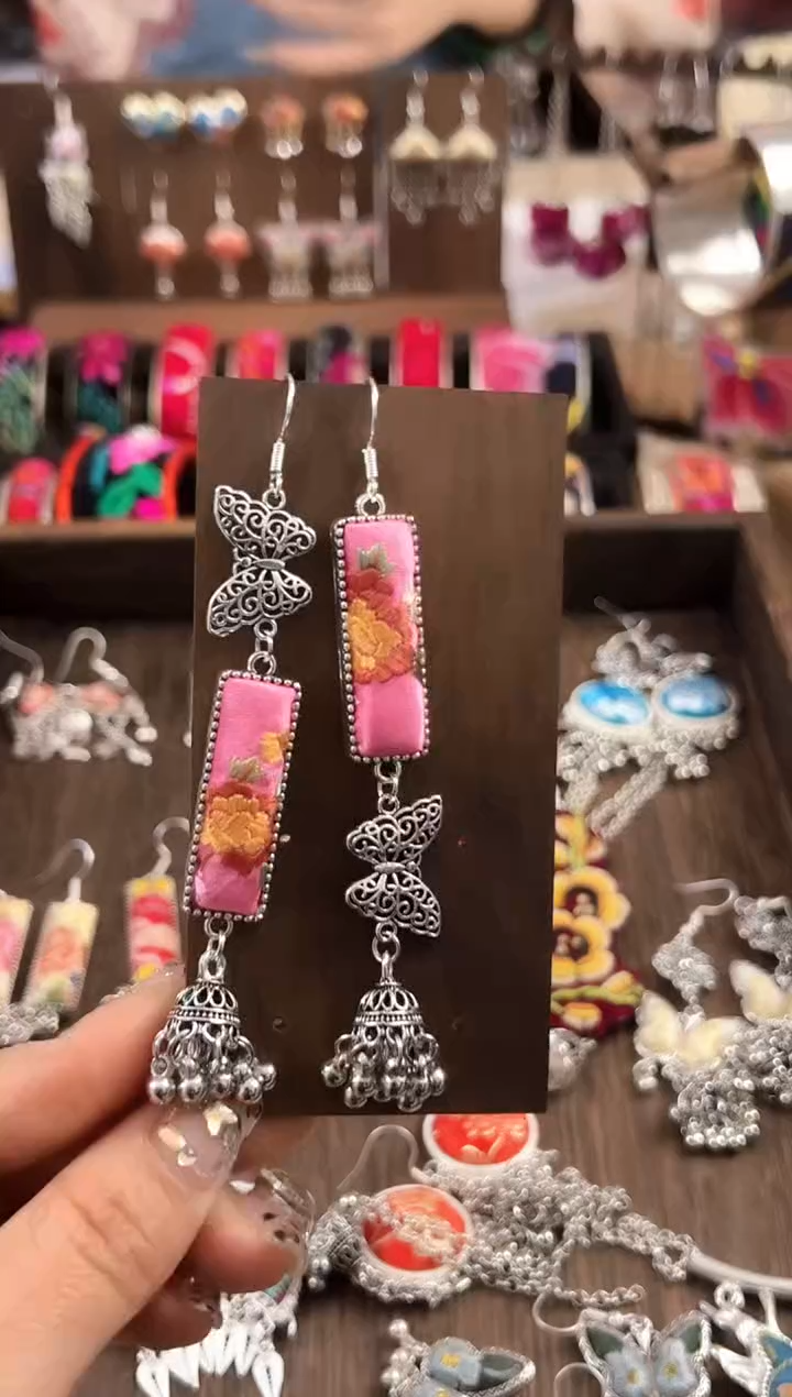 【闪购商品】织绣民族风老绣饰品364