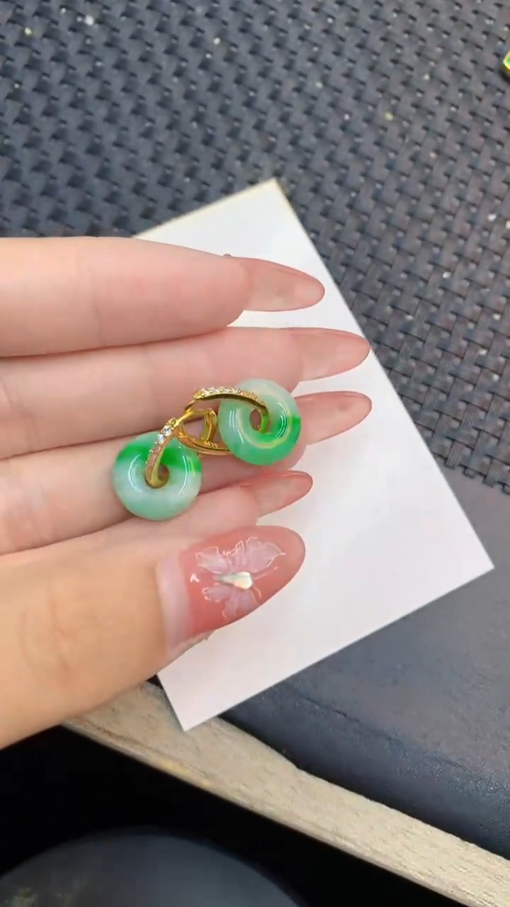 颈饰未镶嵌翡翠1