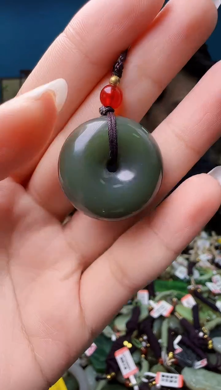 颈饰未镶嵌和田玉1