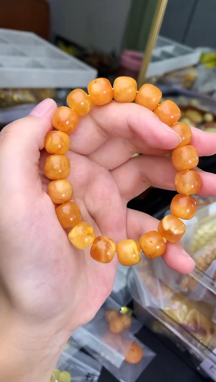 蜜蜡未镶嵌珠宝奇石36
