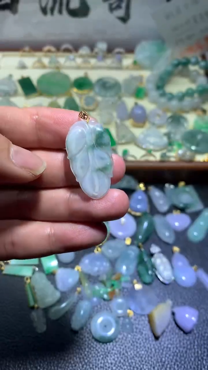 【闪购商品】翡翠颈饰18K金镶嵌055翡翠吊坠