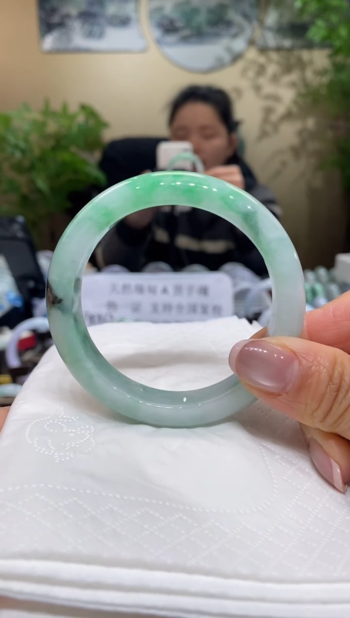 【闪购商品】翡翠手镯未镶嵌翡翠