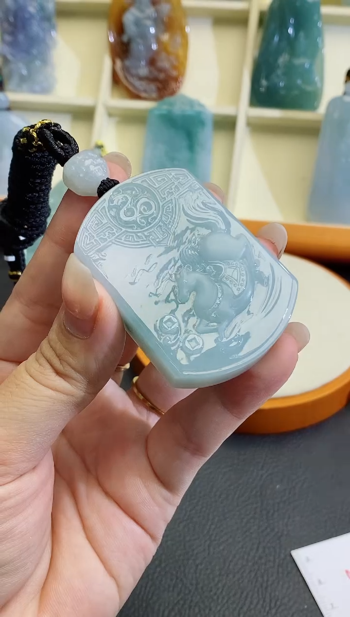 翡翠未镶嵌颈饰缅甸天然货翡翠