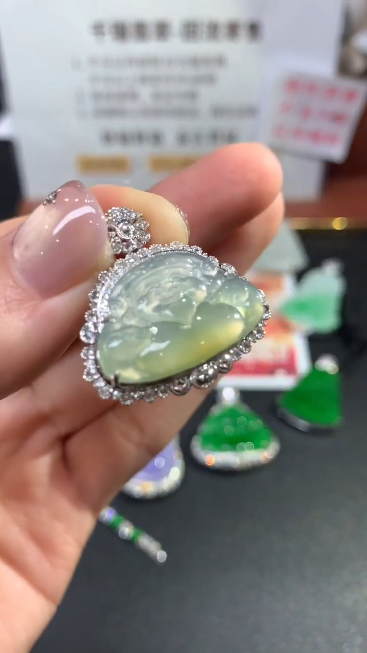 【闪购商品】翡翠吊坠(不含链)18K金镶嵌财神回流不退不换|12800+0