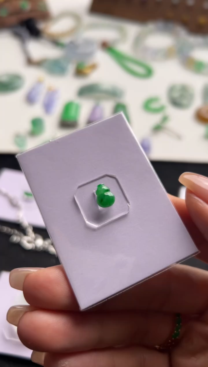 【闪购商品】定制翡翠未镶嵌绿葫芦480+48-wwe114