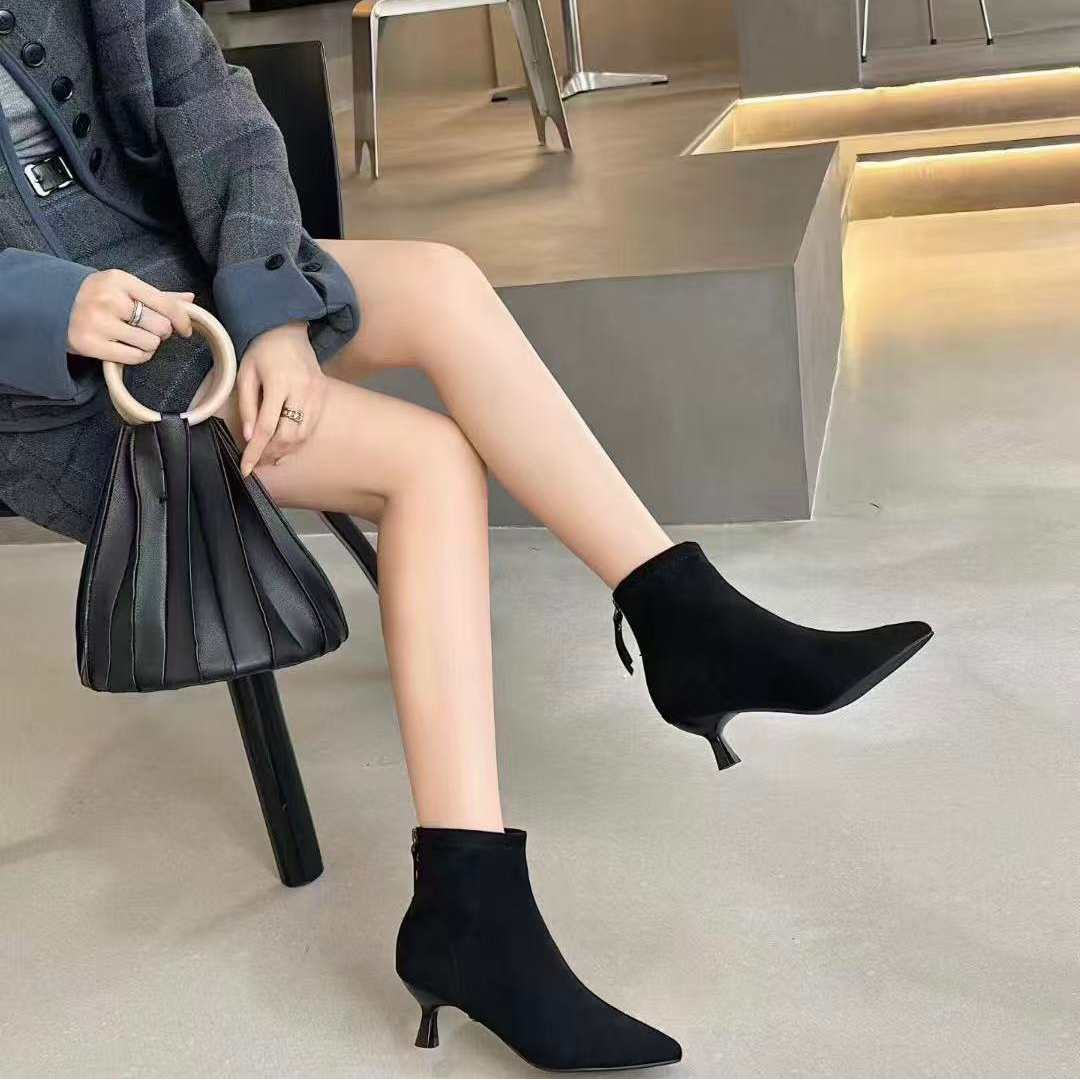 97136绒面尖头细跟高跟短靴后拉链加绒气质百搭低跟瘦瘦靴女