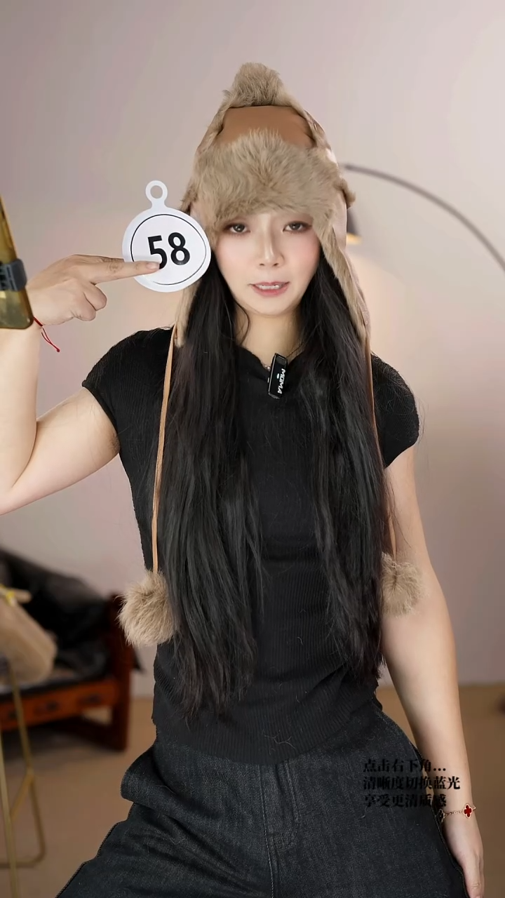 棕色皮毛一体帽子