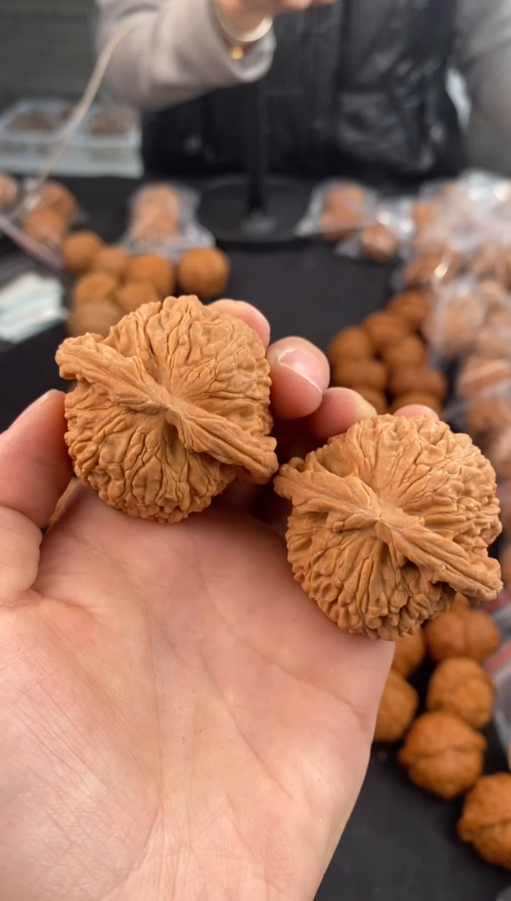 【闪购商品】文玩核桃把件白狮子44-x703