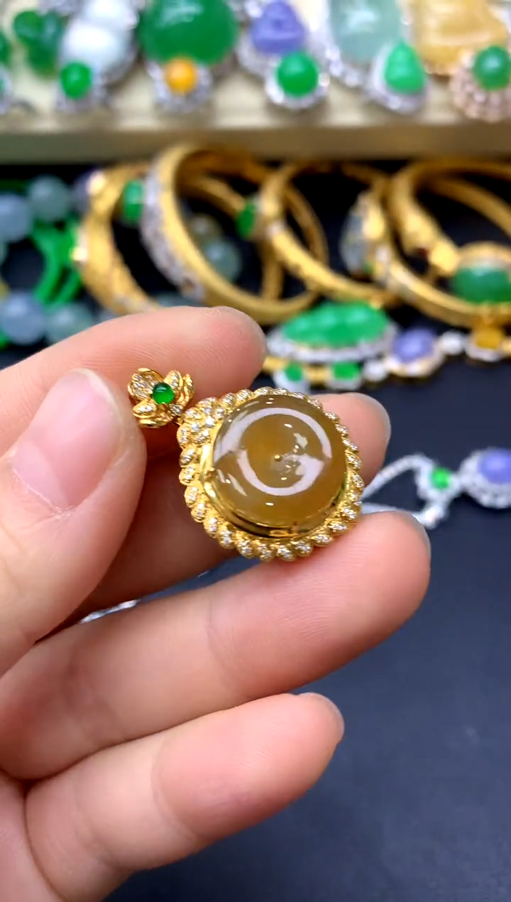 颈饰18K金镶嵌翡翠336-中国好珍宝