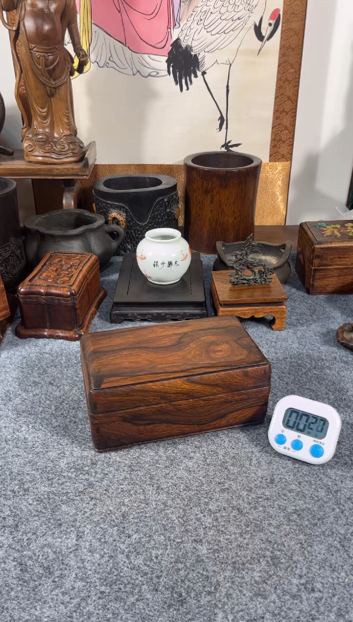 【闪购商品】贡木非常漂亮大气的盒子