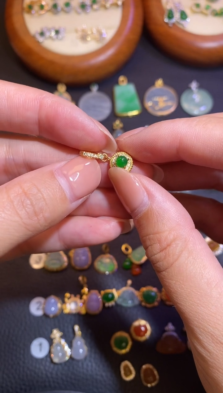 颈饰银S925镶嵌翡翠a货翡翠