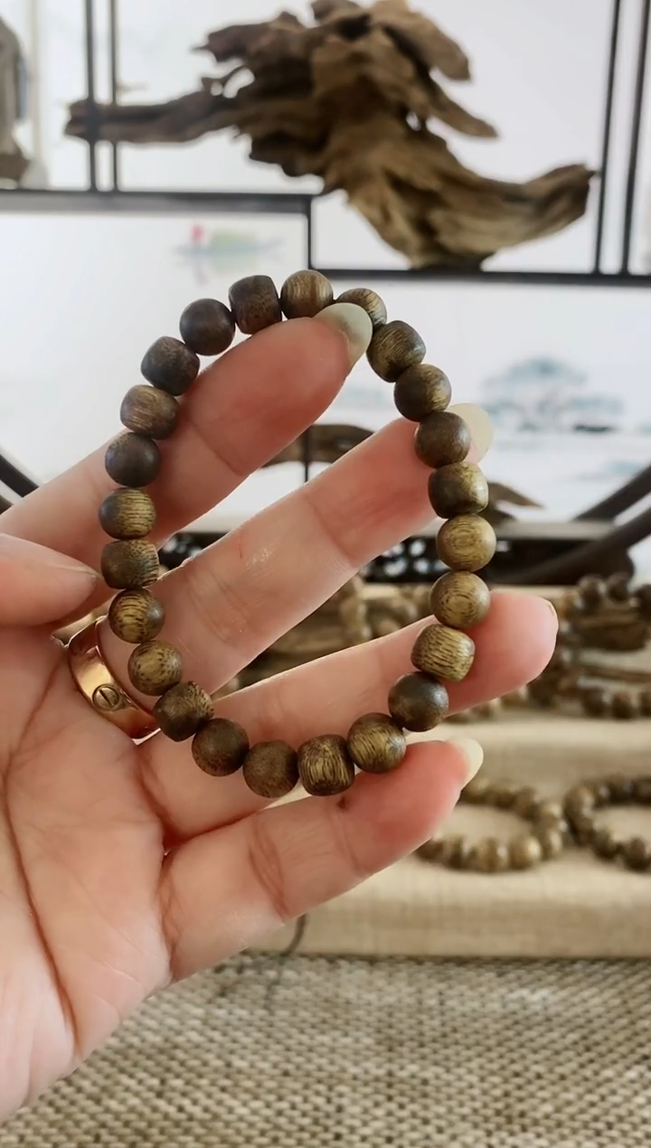 沉香手串方*恩海南红金猊老料8+MM单圈