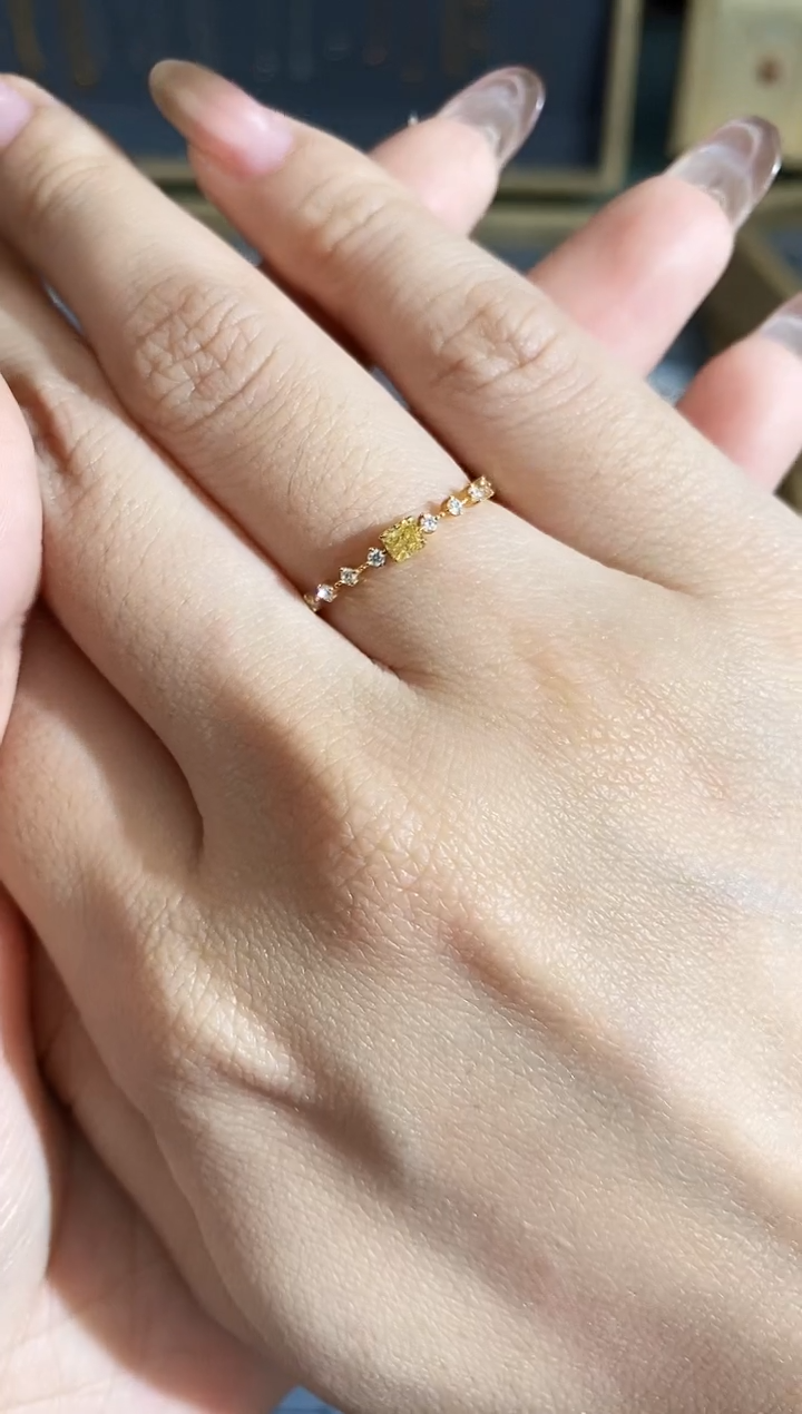 【闪购商品】钻石戒指/指环18K金镶嵌戒指