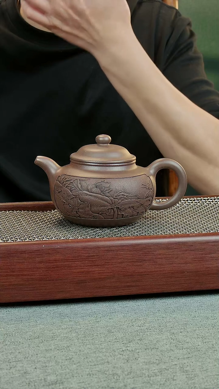 茶壶紫砂蛤**哥莲子浮雕