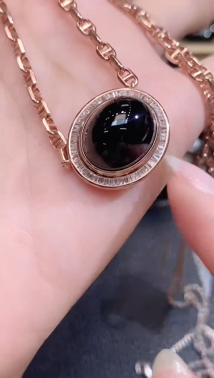 套链18K金镶嵌翡翠如****意D28