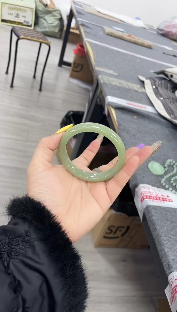 未镶嵌密玉绿镯子密玉（石英质玉）减减