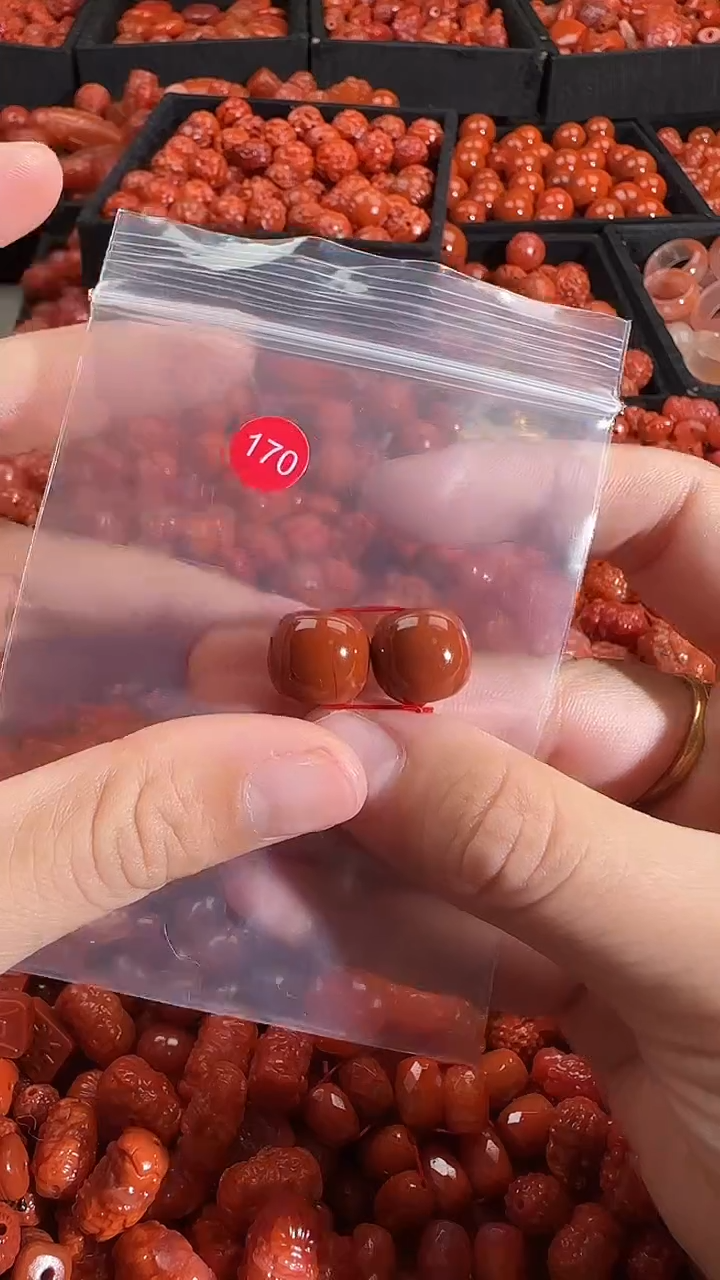 颈饰未镶嵌南红玛瑙1