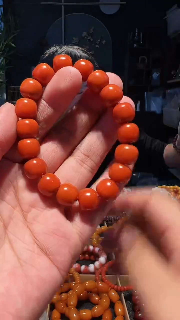 【闪购商品】南红玛瑙手串未镶嵌12+(柿1000)