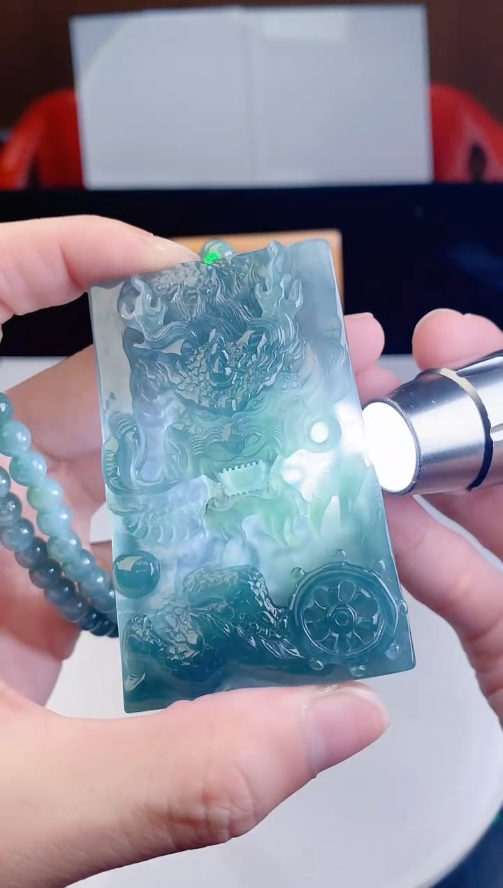 颈饰未镶嵌翡翠·