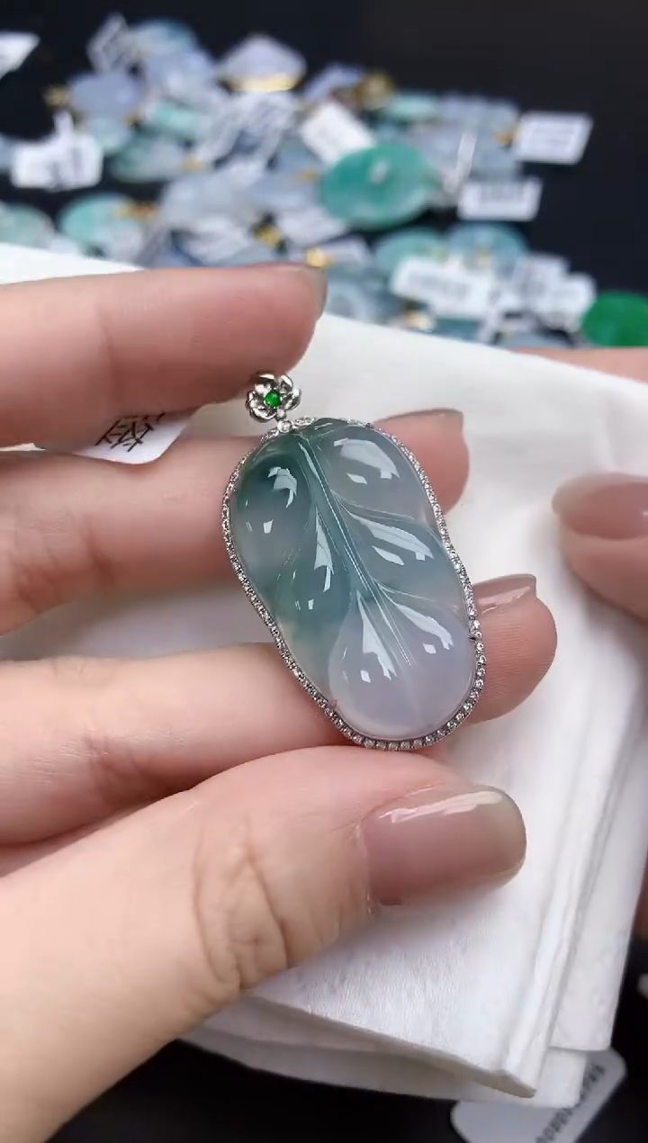 【闪购商品】翡翠颈饰18K金镶嵌天然缅甸翡翠A货