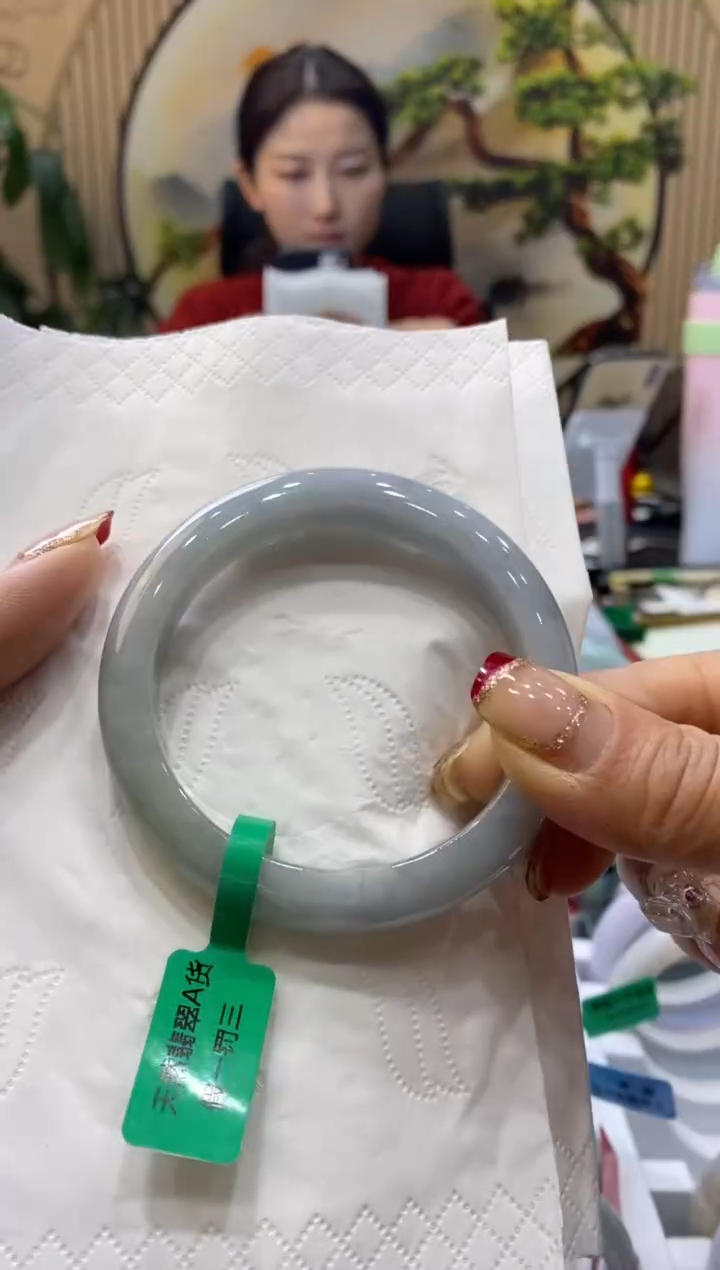【闪购商品】翡翠手镯未镶嵌99903906