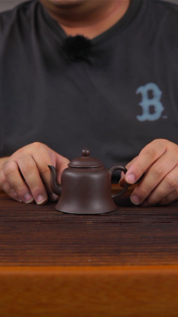 茶壶紫砂乔*^紫泥金钟壶