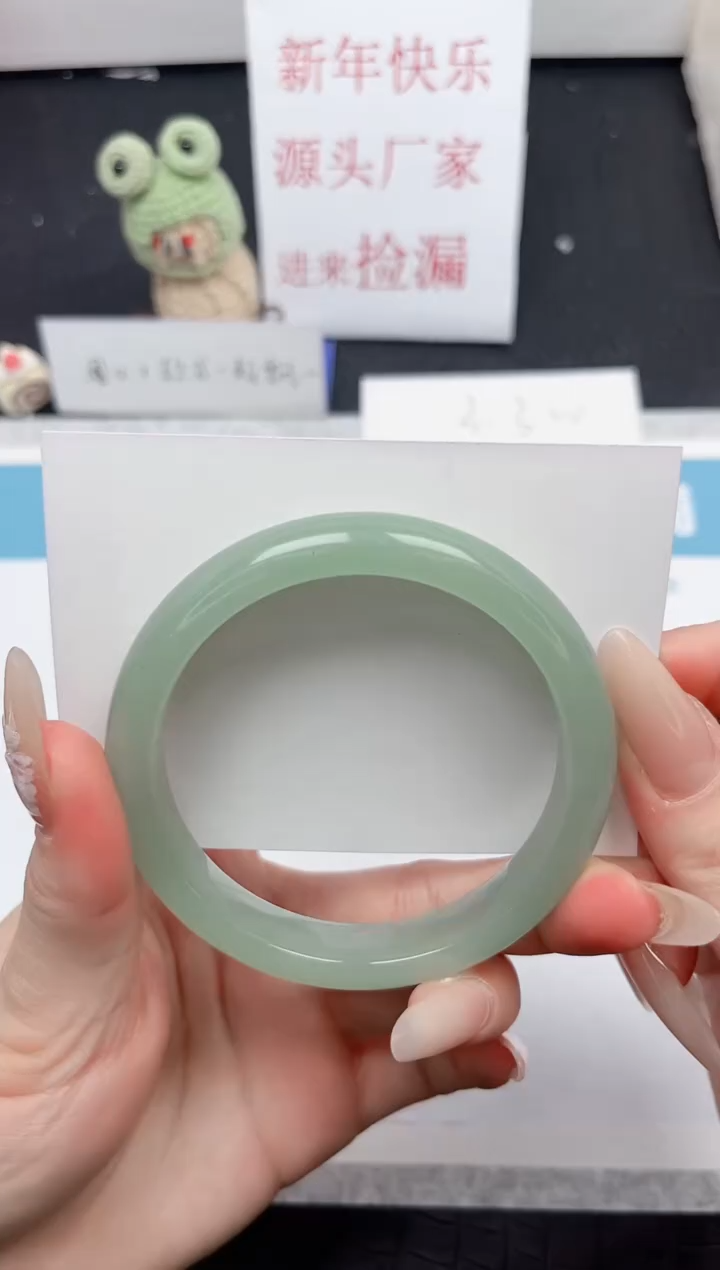 【闪购商品】石英质玉手镯未镶嵌146-59