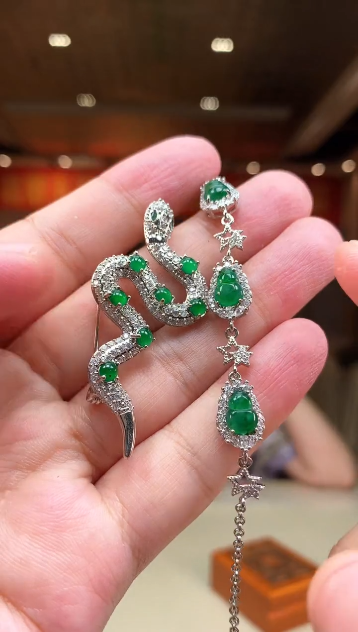 【闪购商品】翡翠颈饰未镶嵌        *d31一套