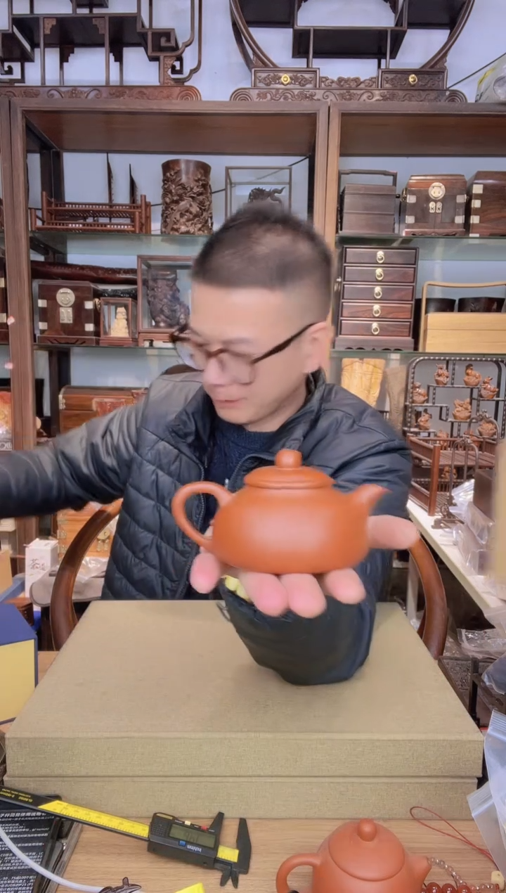 【闪购商品】乌木类书架942紫砂壶