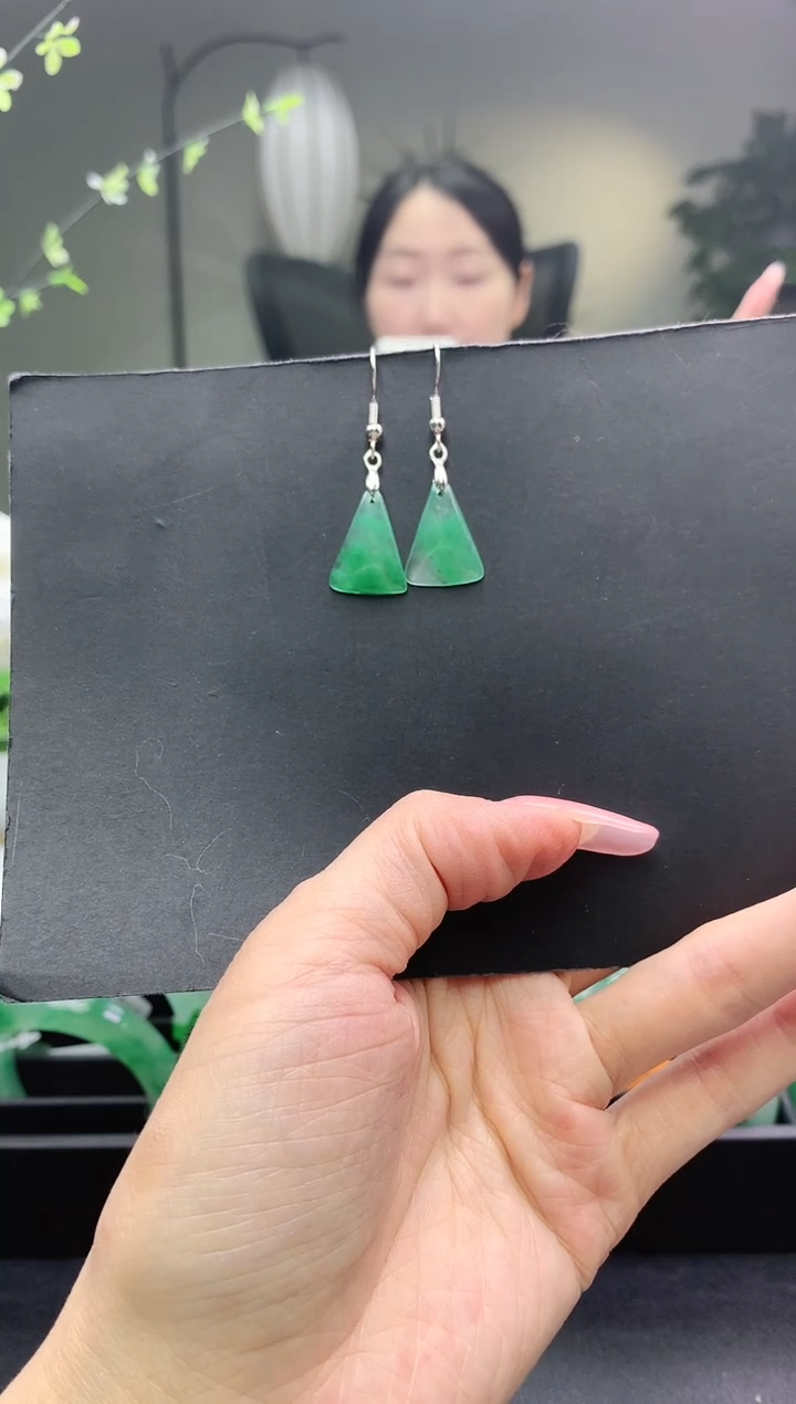 石英质玉耳坠未镶嵌耳坠
