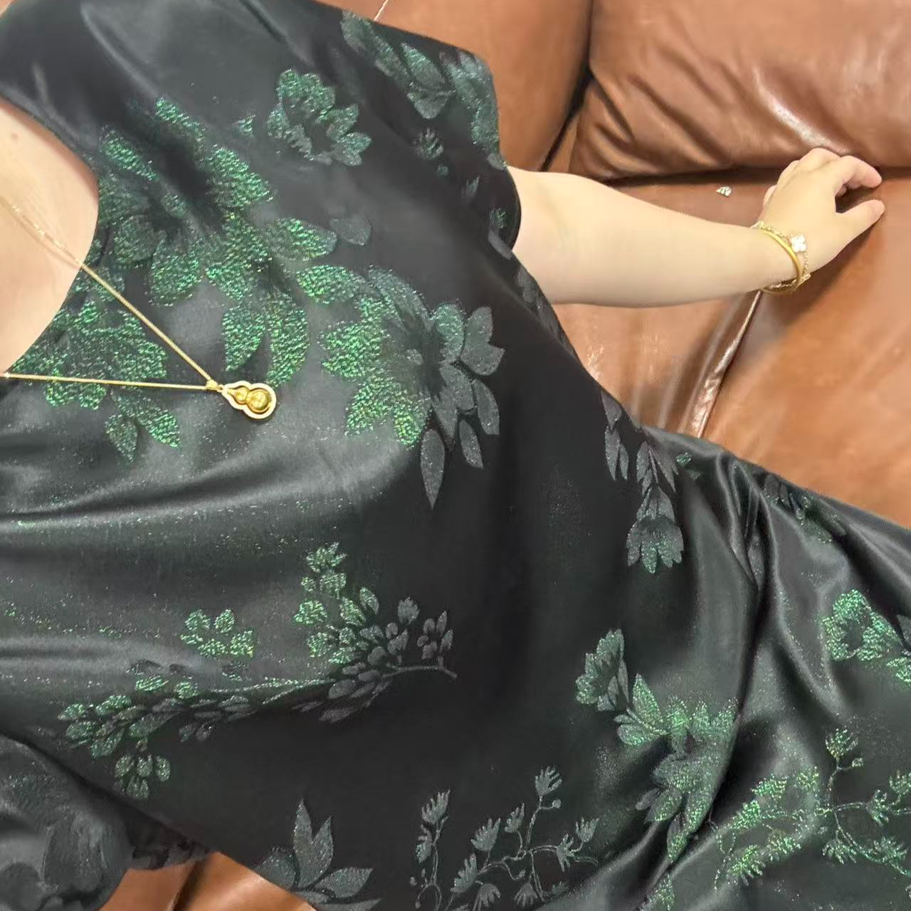 100%桑蚕丝！彩通正绢黑绿短袖唐装