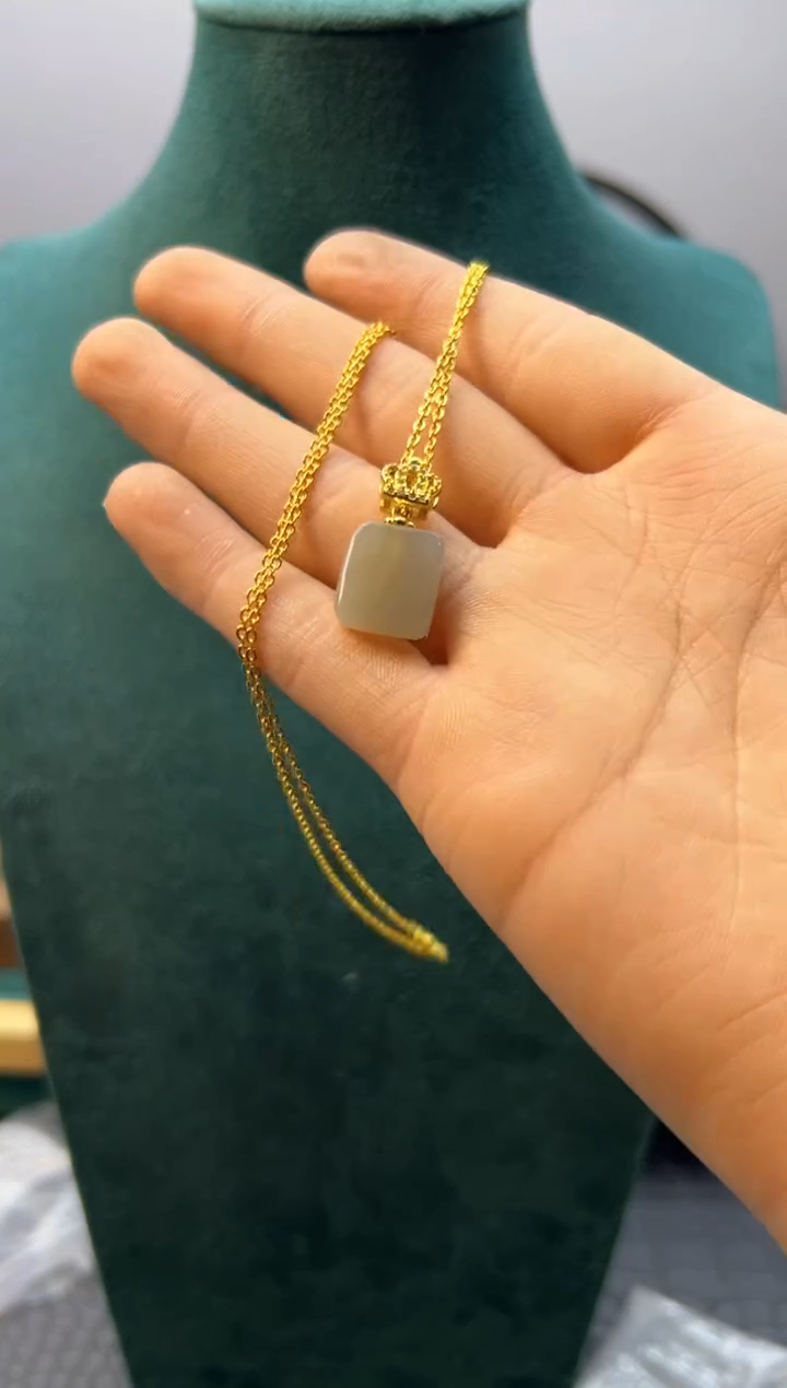 【闪购商品】和田玉吊坠(赠链)14K金镶嵌A332