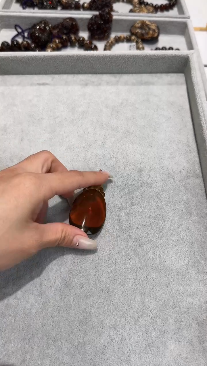 琥珀吊坠(不含链)未镶嵌赵*勤抚顺琥珀    雕刻