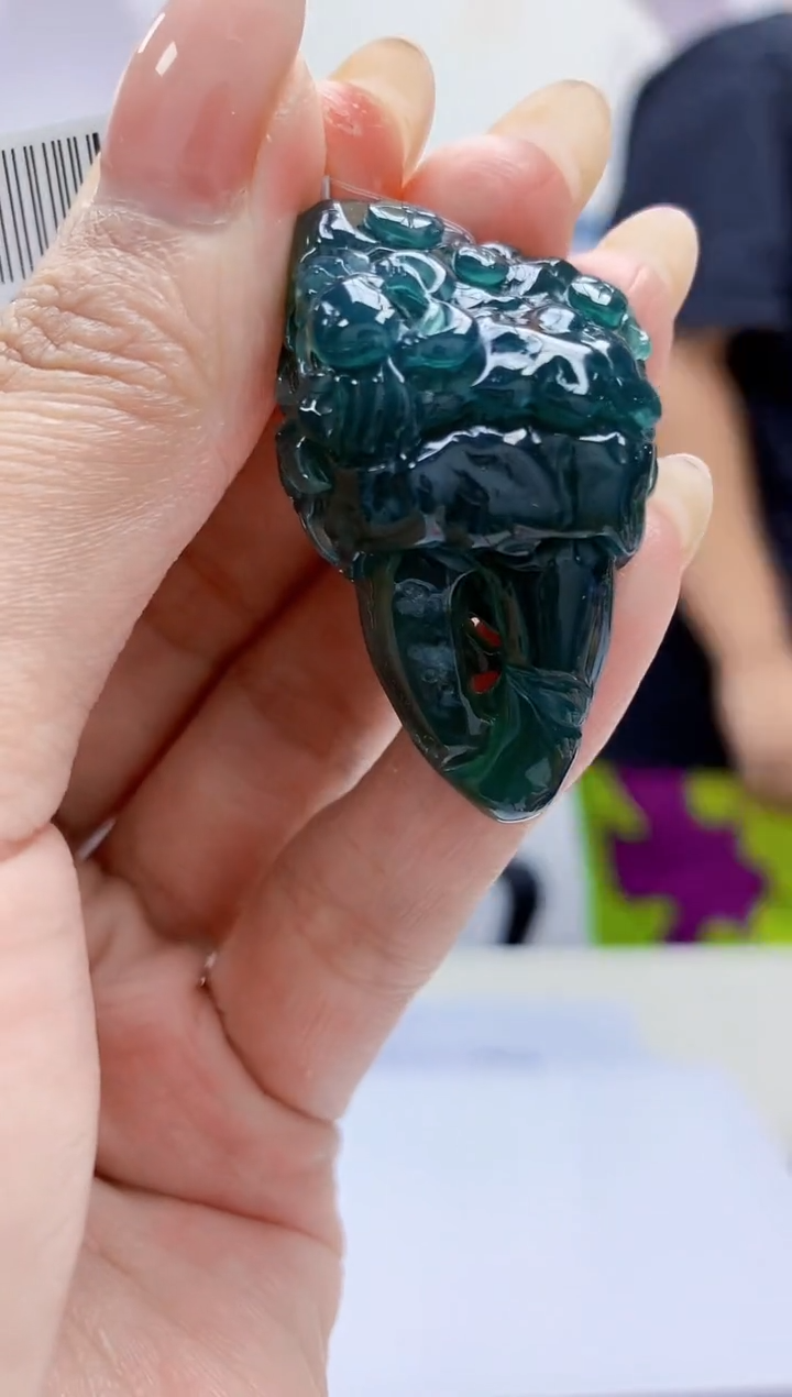 未镶嵌定制翡翠4688MM-毛货挂件95