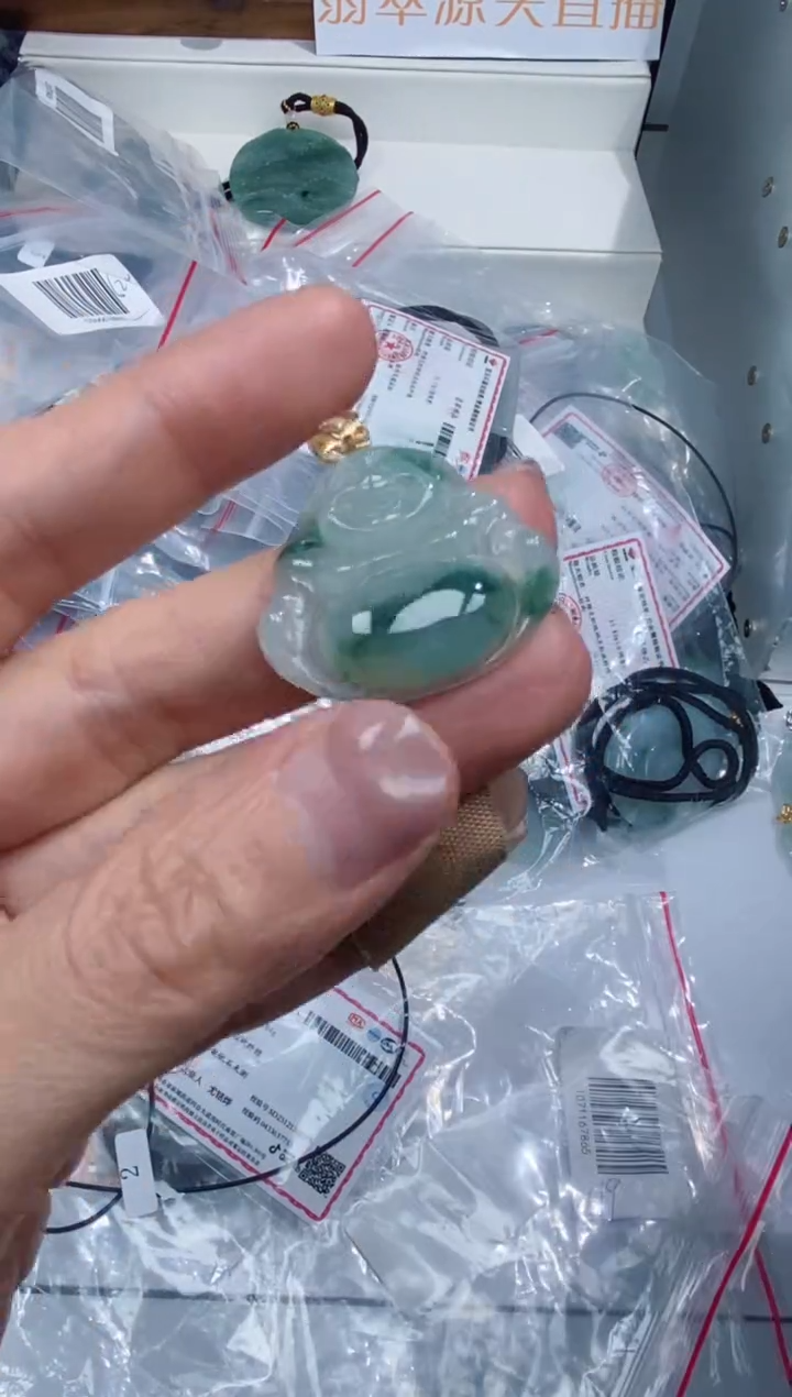 颈饰银S925镶嵌翡翠吊坠