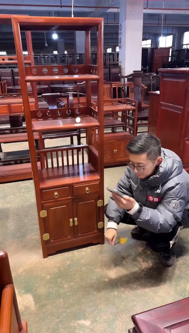 花梨木类成套家具玲珑书柜