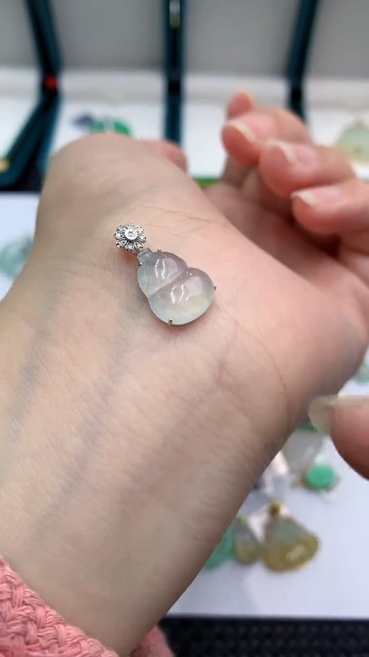 【闪购商品】翡翠颈饰18K金镶嵌            8