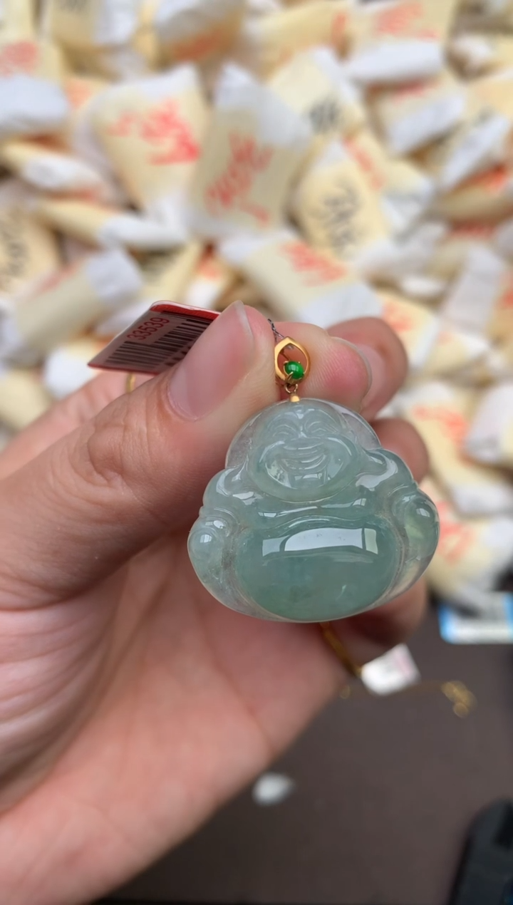 翡翠挂件18K金镶嵌—