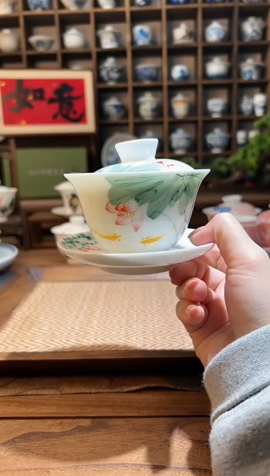 【闪购商品】五彩手绘荷花锦鲤三才盖碗
