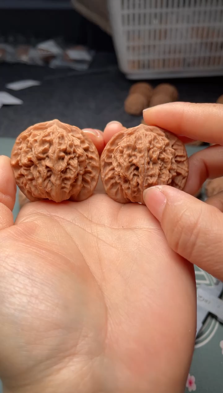 把件文玩核桃w329   盘龙纹42尺