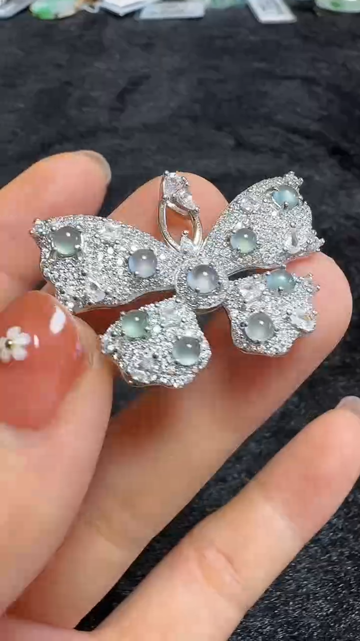 【闪购商品】翡翠胸饰未镶嵌胸针