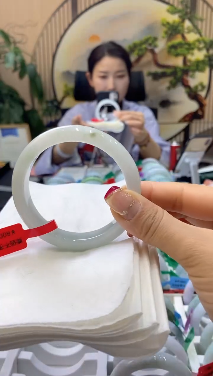 【闪购商品】翡翠手镯未镶嵌99903003