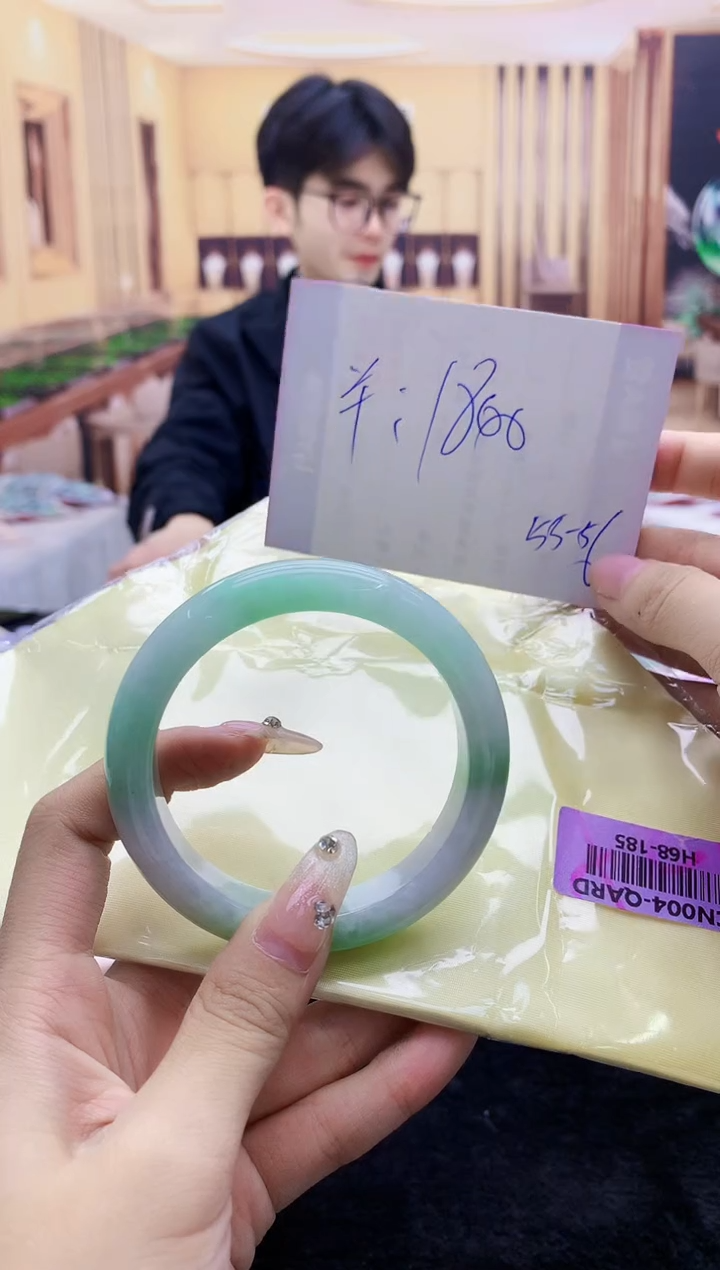 【闪购商品】翡翠手镯未镶嵌      H68-185