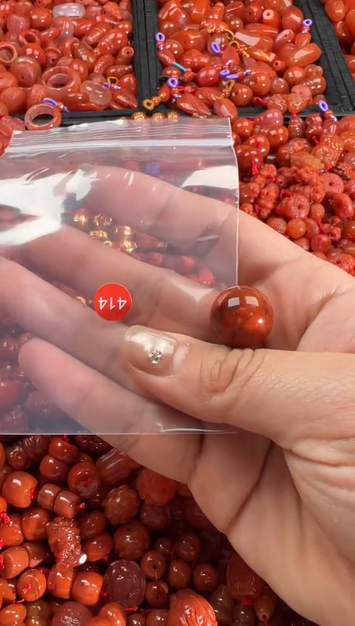 【闪购商品】南红玛瑙颈饰未镶嵌1