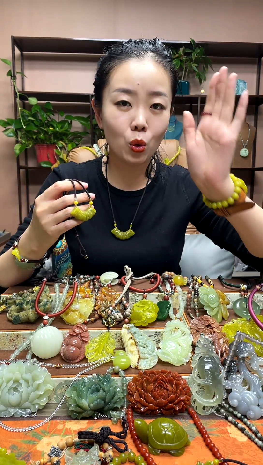 未镶嵌岫玉吊坠多样性发货发其中之一