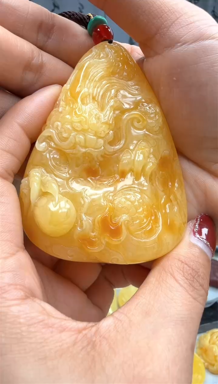 【闪购商品】琥珀裸石未镶嵌挂坠