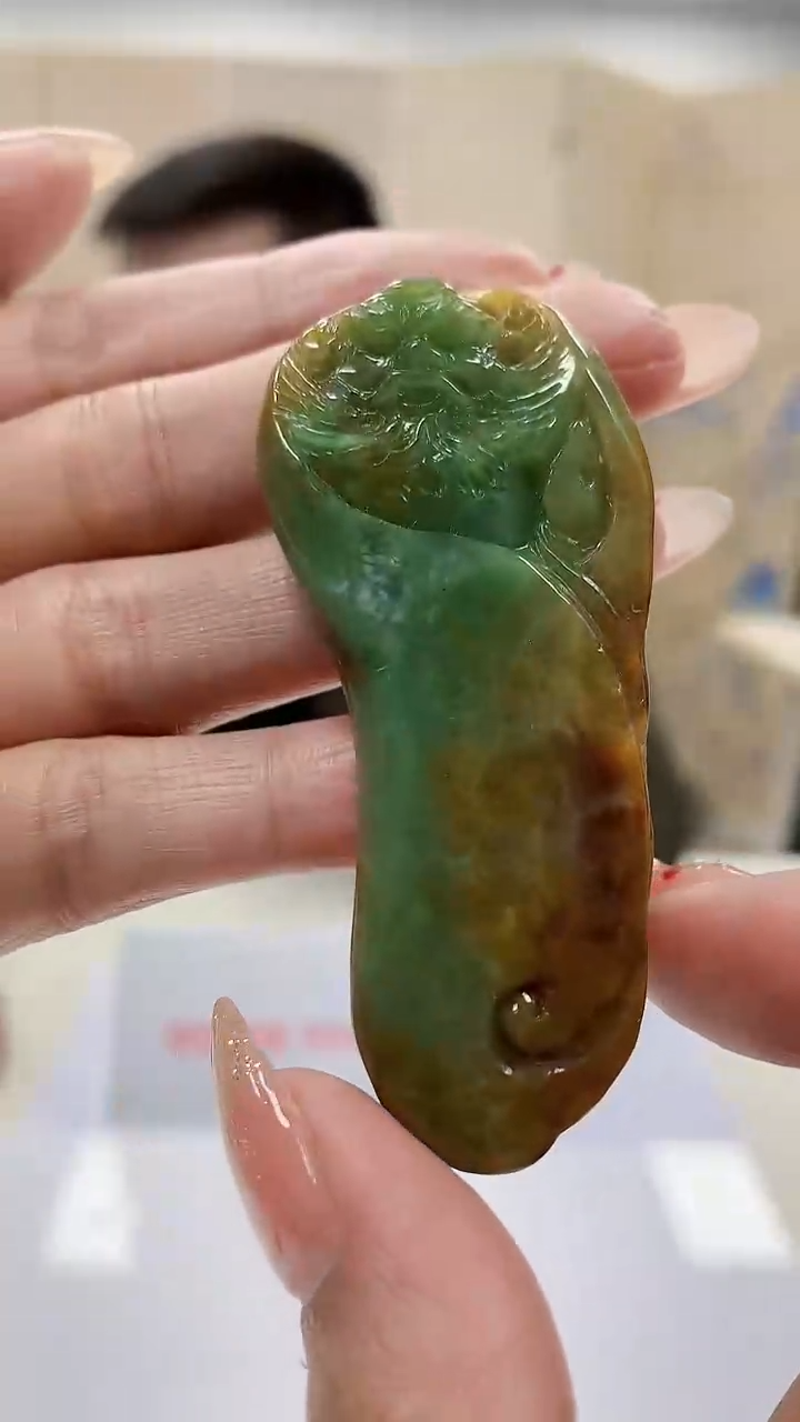 【闪购商品】定制翡翠未镶嵌5152MM-毛货挂件32